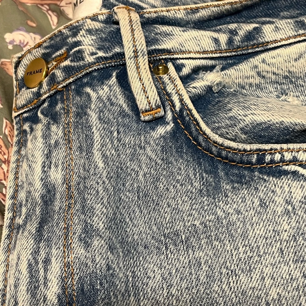 Frame Denim Jean - Picture 4 of 5